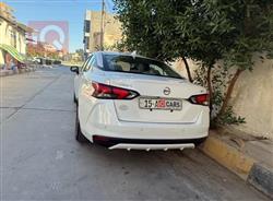 نيسان فيرسا